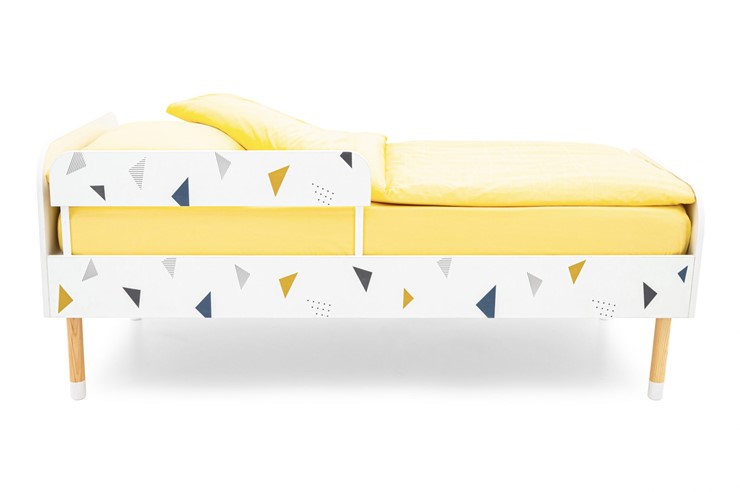 Детская кровать Stumpa Классика "Треугольники желтый, синий" в Стерлитамаке - изображение 1