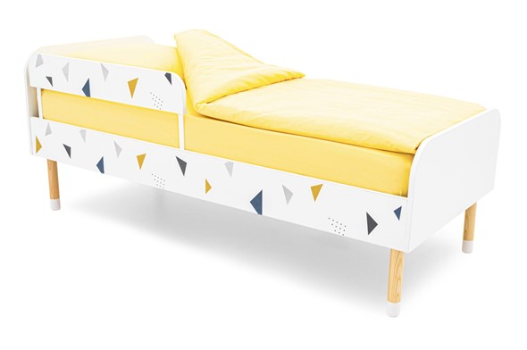 Детская кровать Stumpa Классика "Треугольники желтый, синий" в Стерлитамаке - изображение