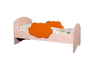 Детская кровать с бортиками Тучка, корпус Дуб млечный, фасад Оранжевый в Стерлитамаке