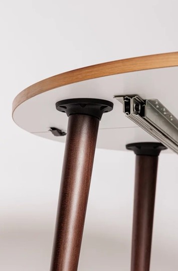 Кухонный раздвижной круглый стол Шпон Ореха д. 90 см МДФ светлый орех в Стерлитамаке - изображение 4